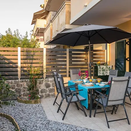 아파트 Casa Scheria With Private Garden *